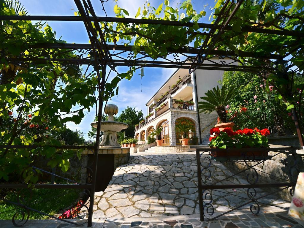 Villa Klaric Lovran Exteriör bild